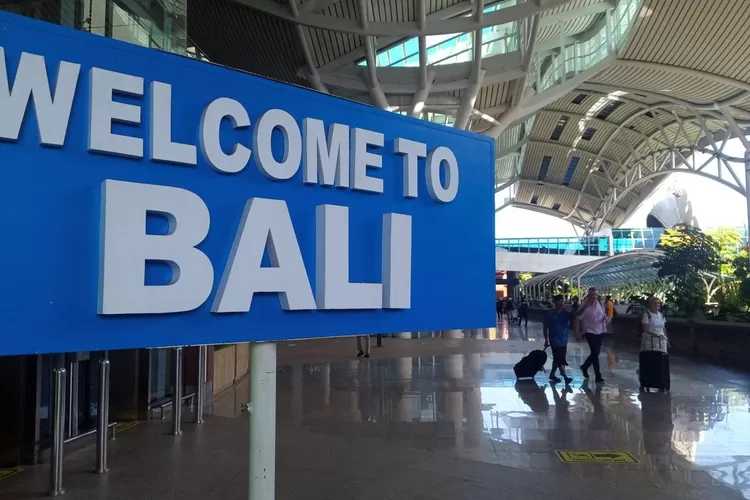 Tanggapan Turis Asing Soal Pungutan Retribusi USD 10 di Bandara Ngurah Rai