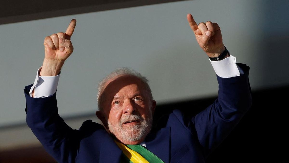 Presiden Brasil Bakal Lawan Trump